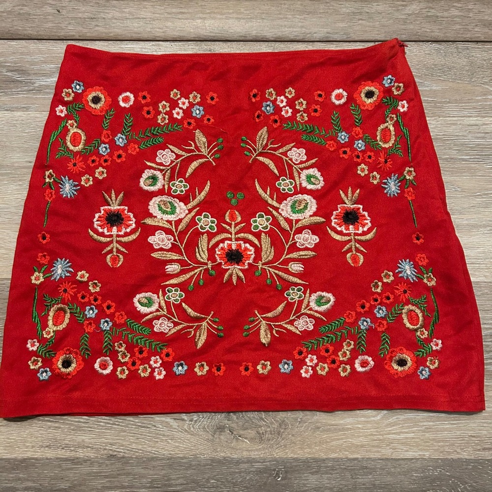 L&B Lucky & Blessed Red‎ Embroidered Floral Mini Skirt Size S